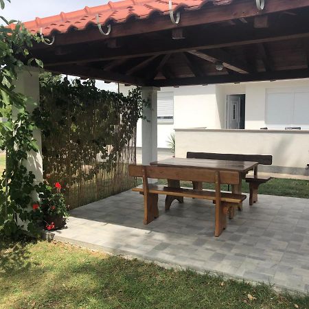 Holiday Home Visnja 닌 외부 사진