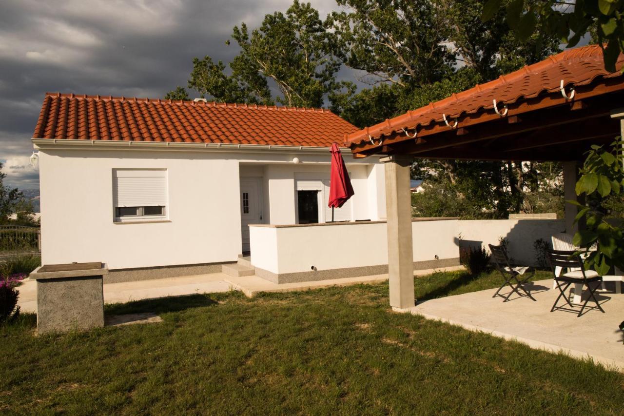 Holiday Home Visnja 닌 외부 사진