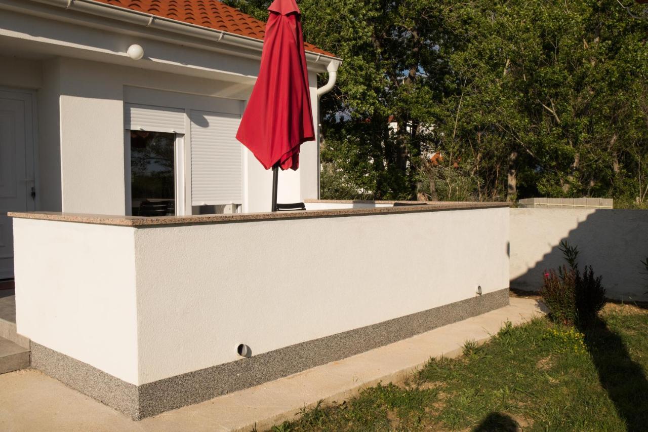 Holiday Home Visnja 닌 외부 사진
