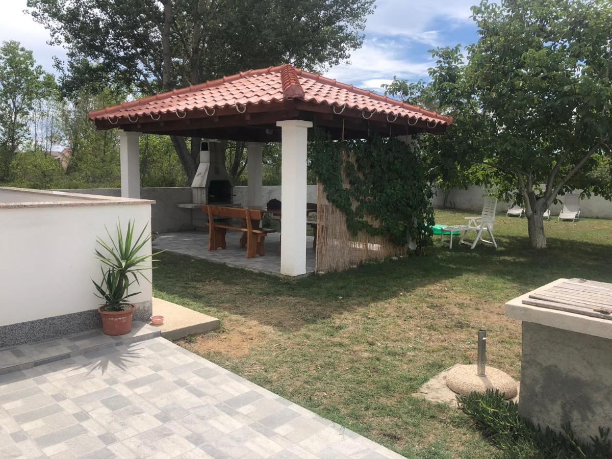 Holiday Home Visnja 닌 외부 사진