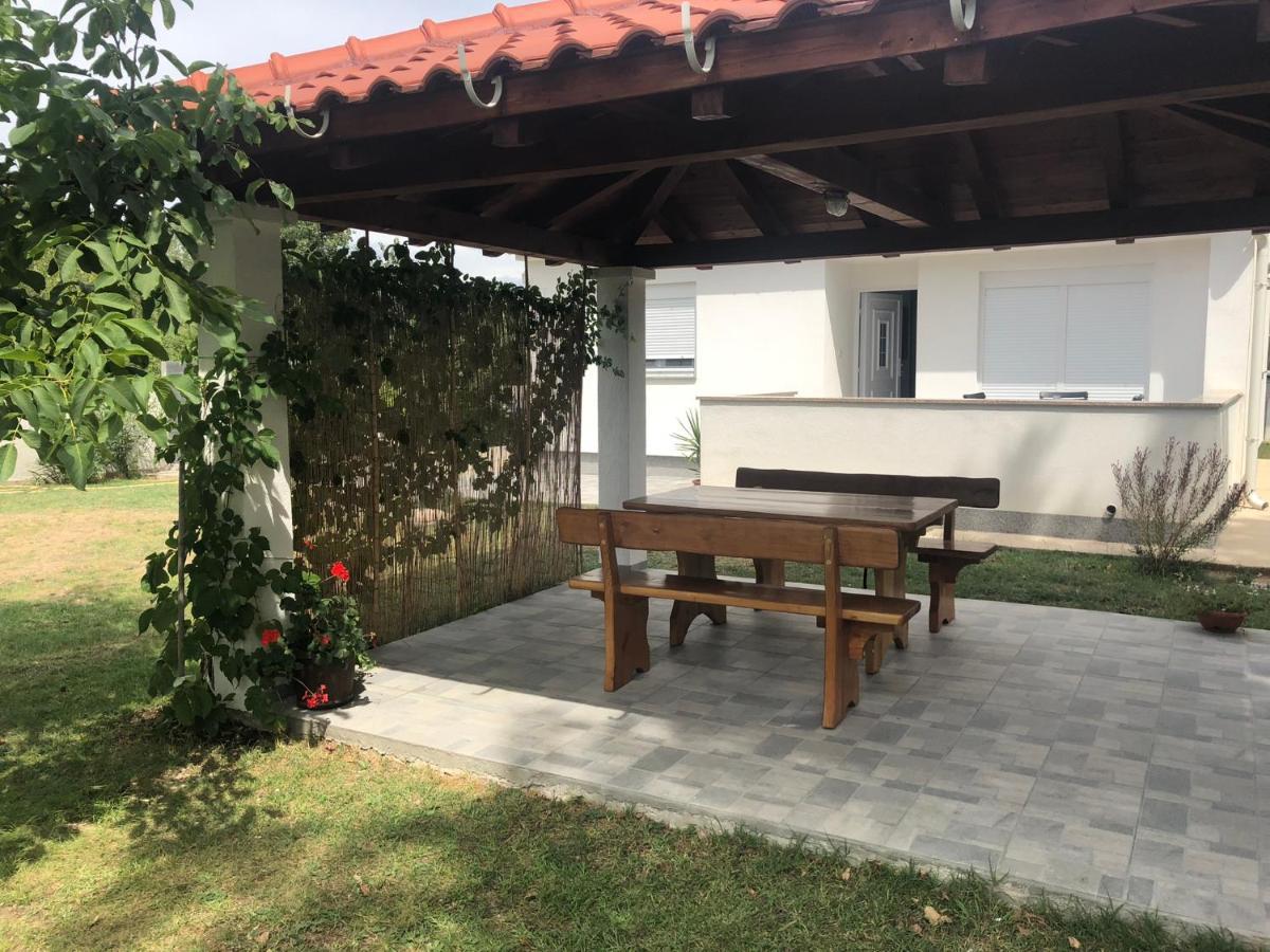 Holiday Home Visnja 닌 외부 사진