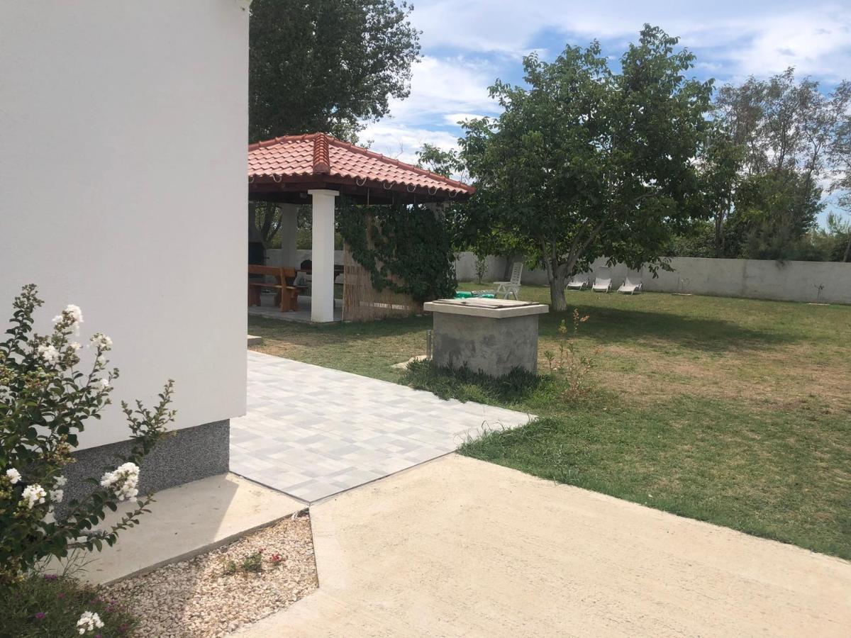 Holiday Home Visnja 닌 외부 사진