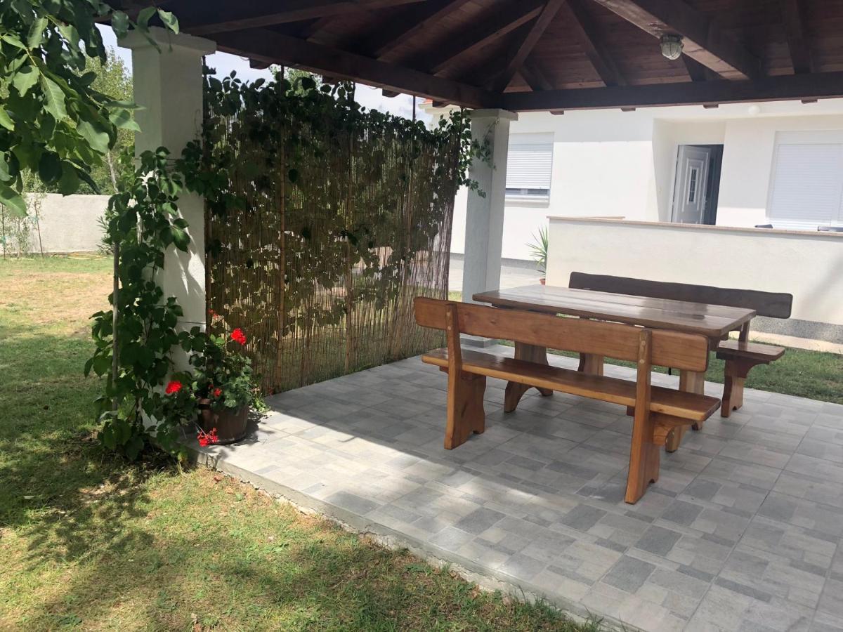 Holiday Home Visnja 닌 외부 사진