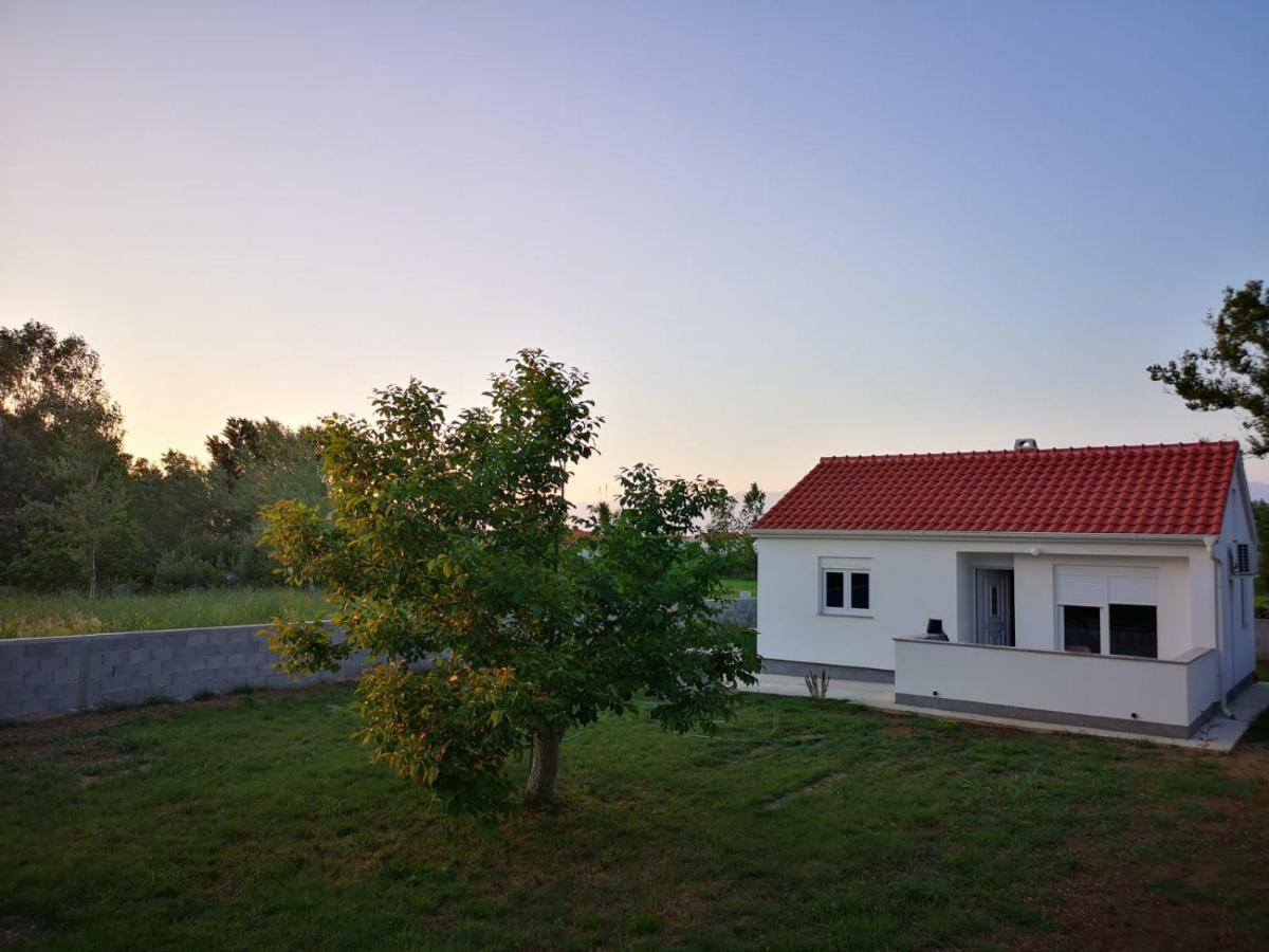 Holiday Home Visnja 닌 외부 사진