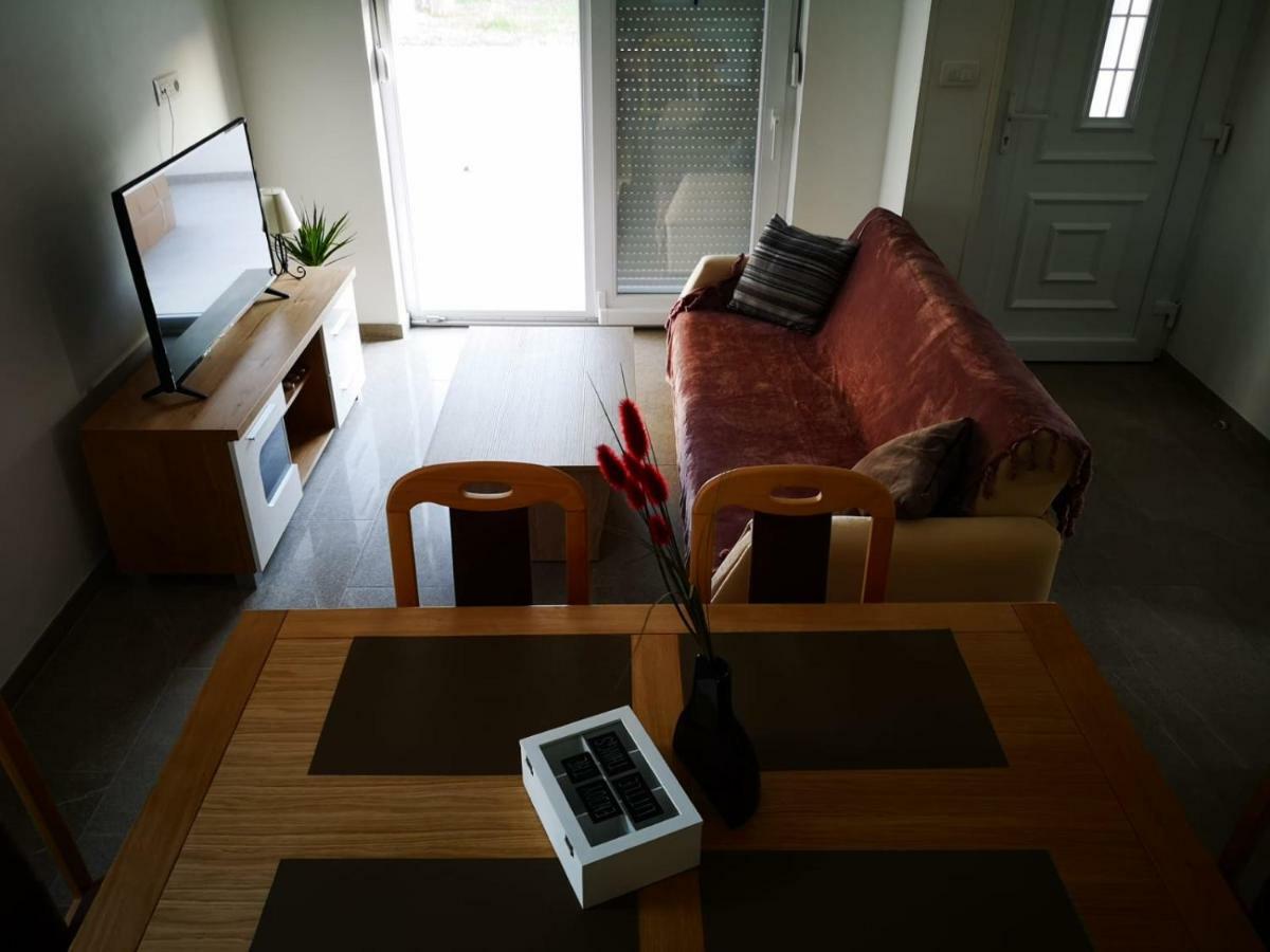 Holiday Home Visnja 닌 외부 사진